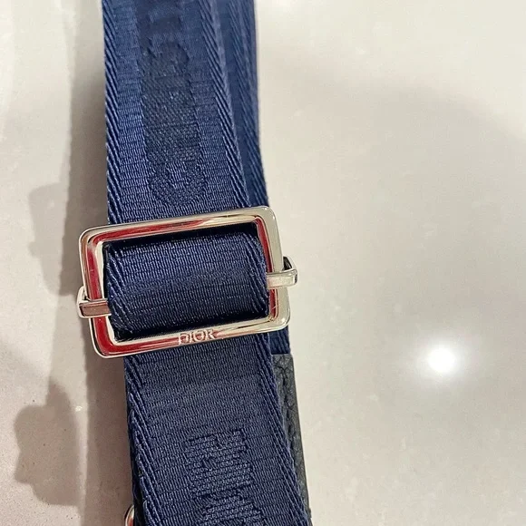 DIOR X AIR JORDAN 2020 Air Dior Wing Logo Zip-Around Crossbody Bag Navy - Picture 12 of 16